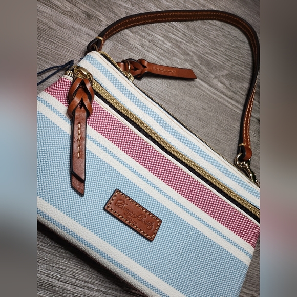 Dooney & Bourke pouchette - Picture 2 of 8